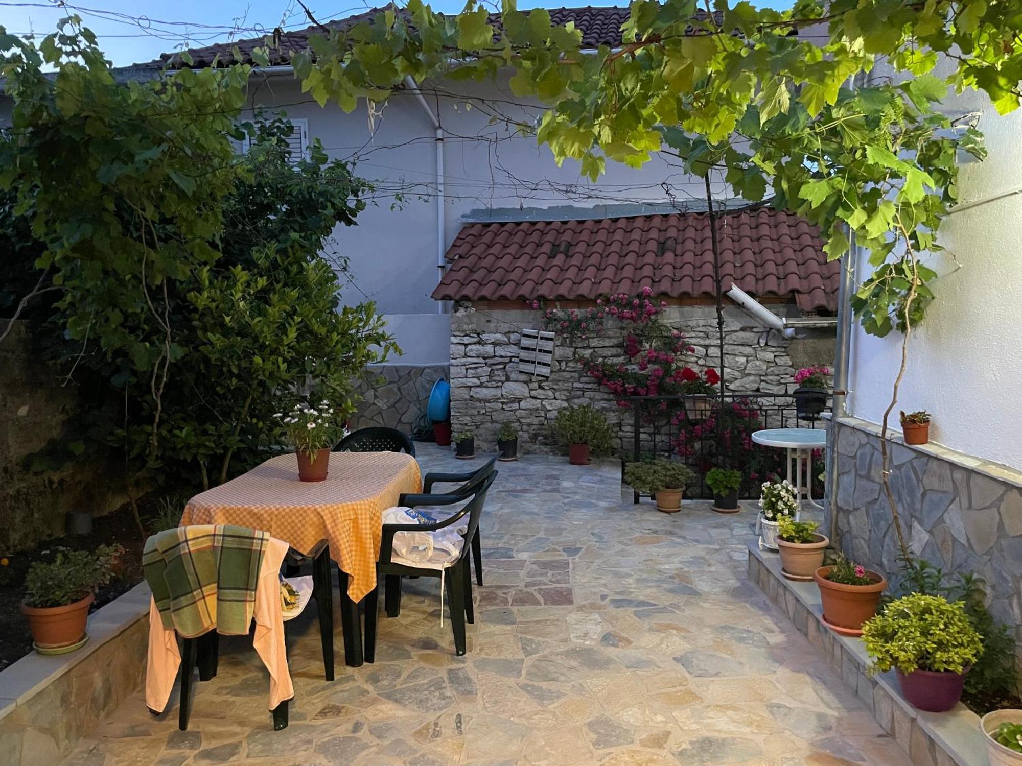 Luigi Guest House Gjirokastër 外观 照片