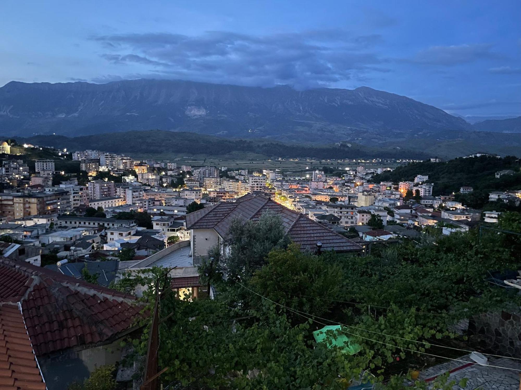Luigi Guest House Gjirokastër 外观 照片