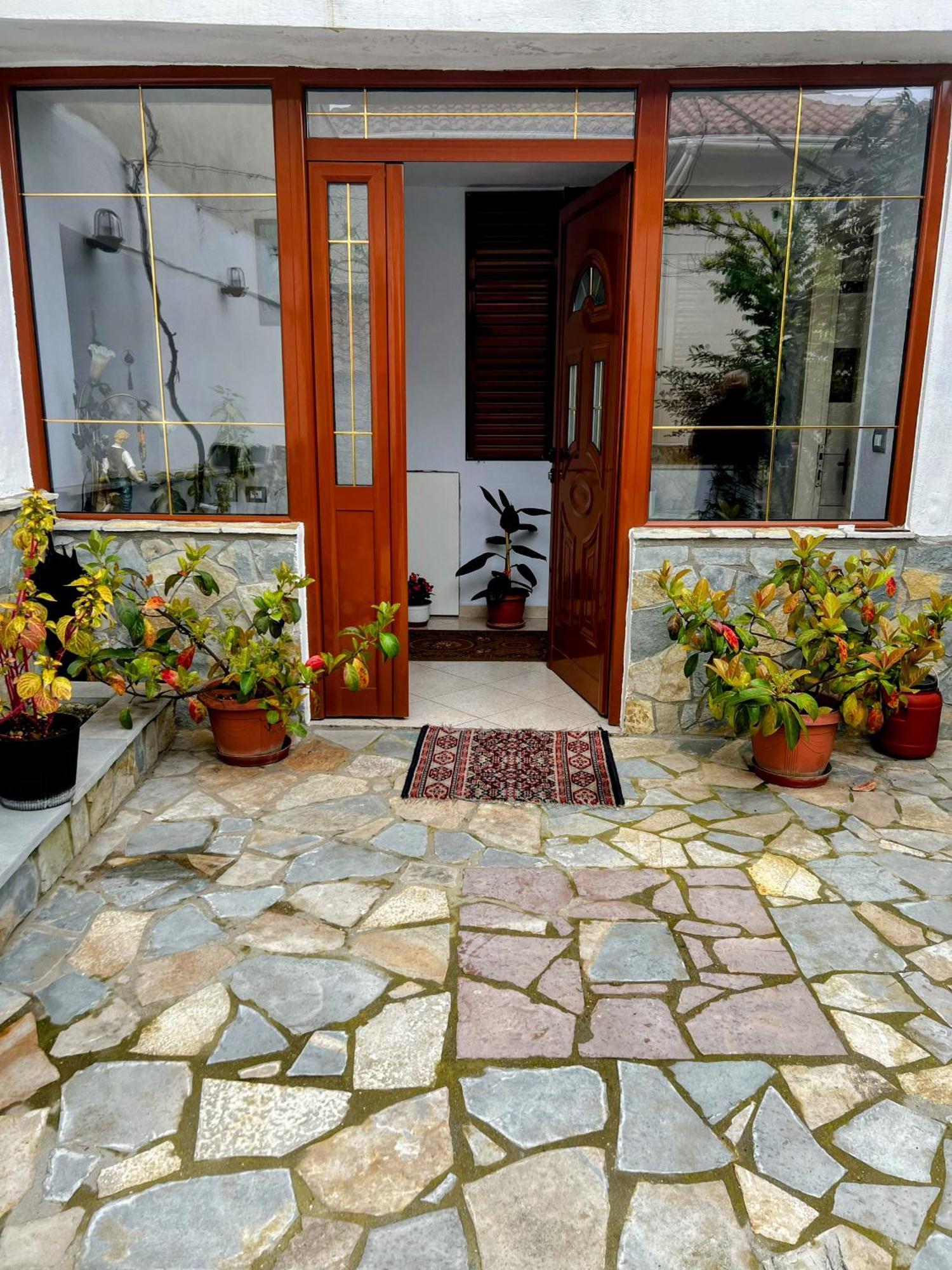 Luigi Guest House Gjirokastër 外观 照片